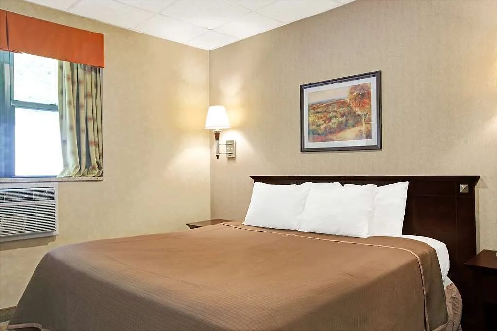 Cabana Hotel Yankee Stadium New York